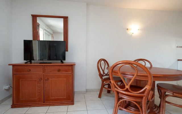 Sunlit Coastal Comfort