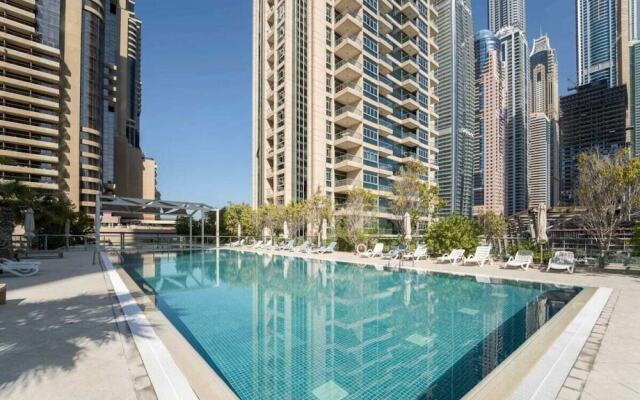 Designer Apartment Beautiful Waterfront View