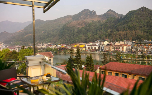 Sapa Mountain Queen House
