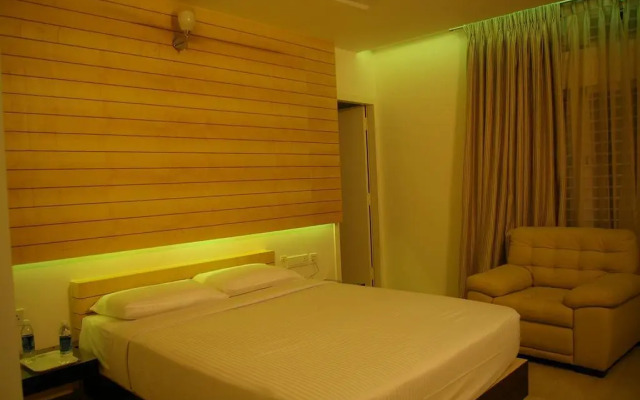 Roseline Suites - A Business Hotel