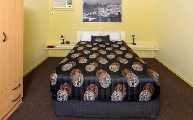 Daydream Motel & Cottages