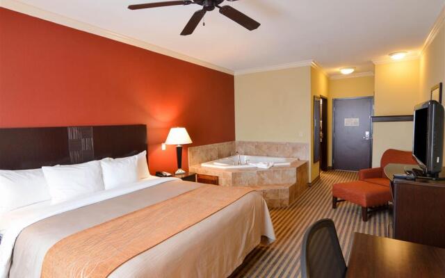 Comfort Inn & Suites Fort Worth - Fossil Creek