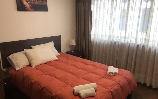 Del Niño Apartments