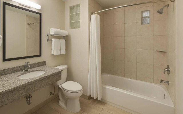 Mount Vernon Inn Escondido Downtown