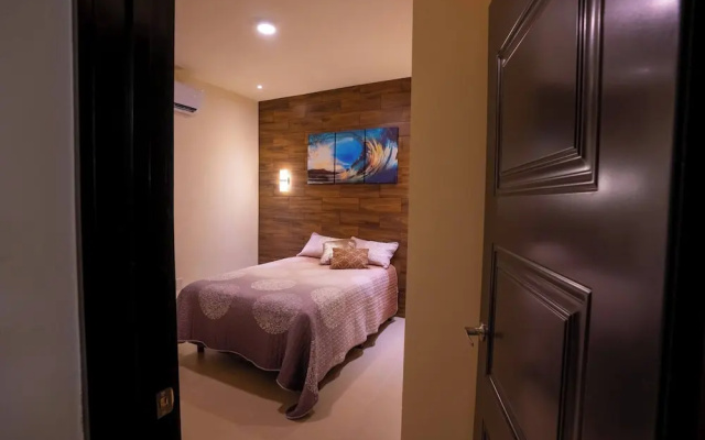 Luxury Apartment With Poll