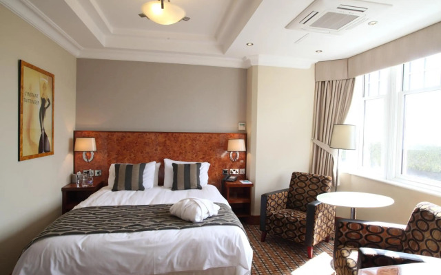 Pier Hotel