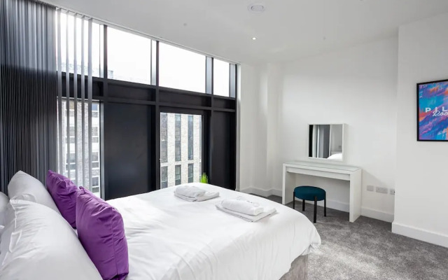Spacious Two Bedroom Penthouse in MCR City Centre