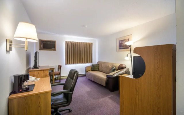 Rodeway Inn Gateway to Medora T-Roosevelt & Makoshika State Park