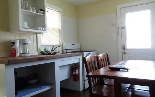 Double Barr Cottages