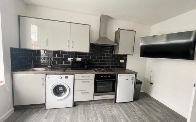 Flat 2 Hagley Road