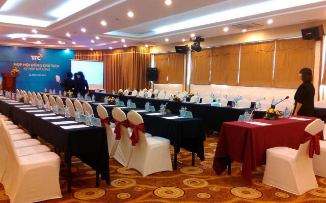 TTC Hotel Deluxe Tan Binh