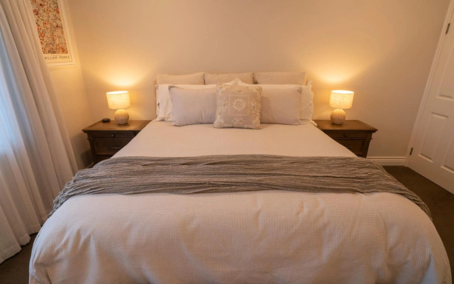 Camelot Boutique Accommodations