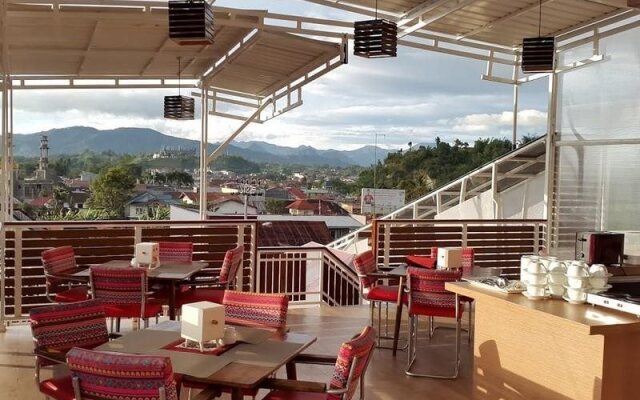 Treeli Boutique Hotel