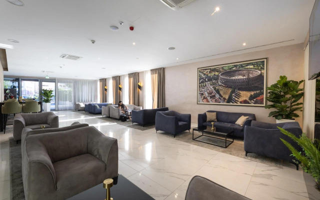 Hotel Salona Palace