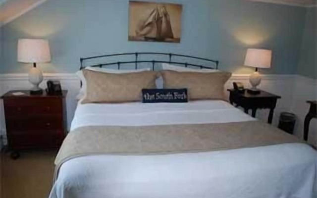The Hedges Inn