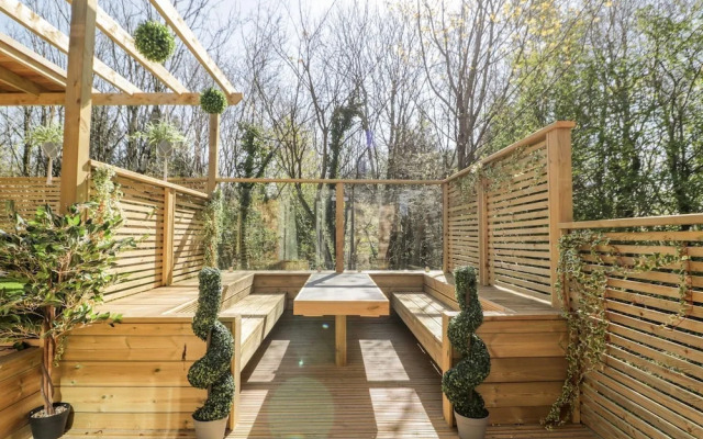 24 Meadow Retreat