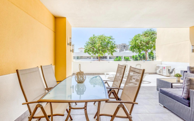 Marvellous Apartment with Great Terrace (PA 1-6)