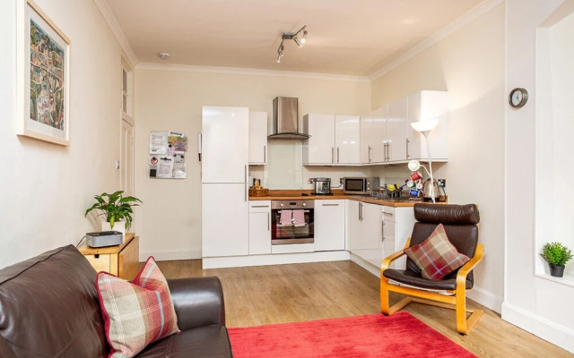 Lovely 2-bed Apartment in Old Town Edinburgh