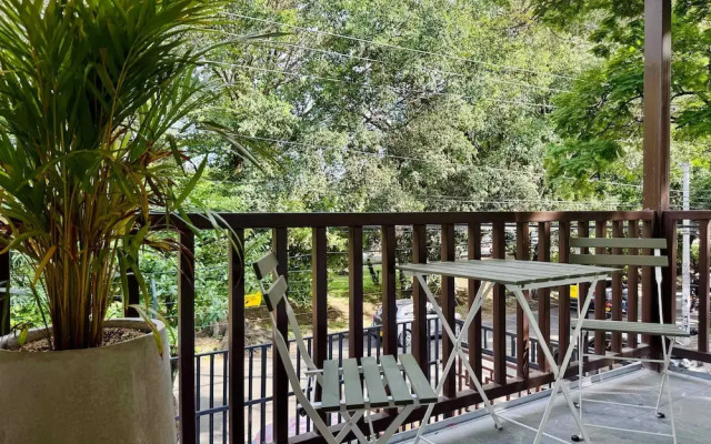 w Amazing Loft w Perfect Balcony in Cali