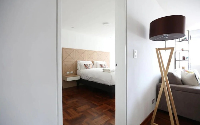 Beautiful Apt Half Block Away From Kennedy Park!