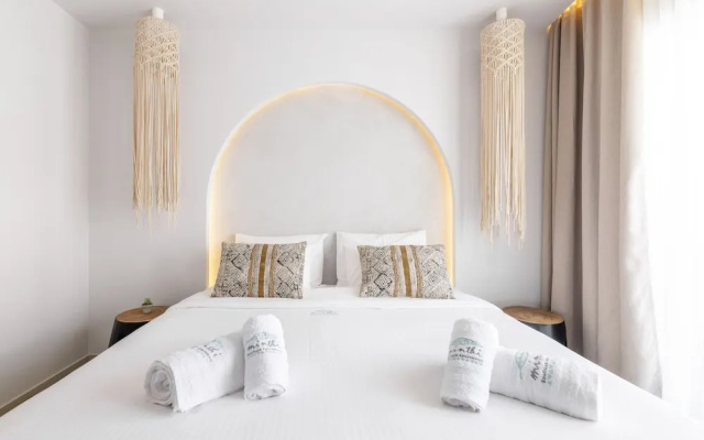 Amalthia Luxury Suites