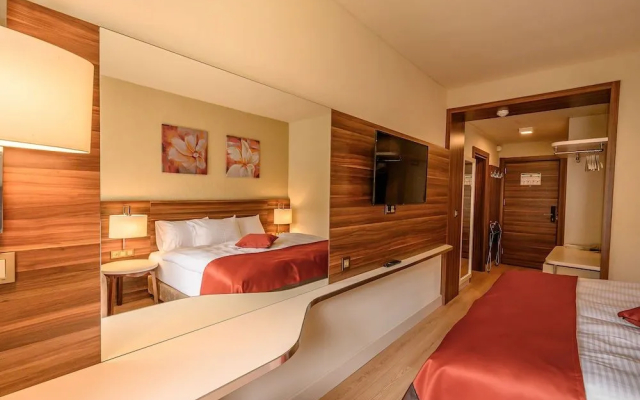 Sunday Schwarzbachtal Hideaway Resort