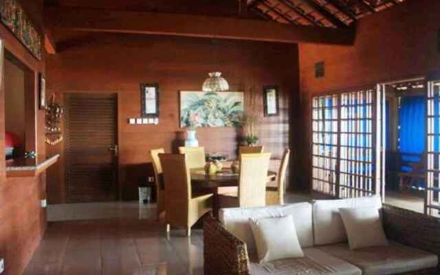 Villa Roca Layung