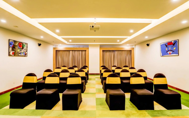 Lemon Tree Hotel, Electronics City - Bengaluru