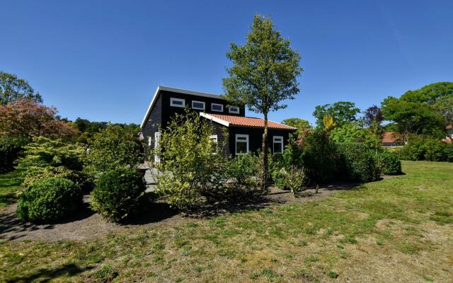Alluring holiday home in Eerbeek with large garden
