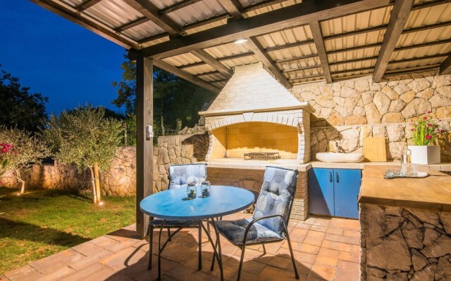 Awesome Home in Lakmartin With Wifi and 3 Bedrooms