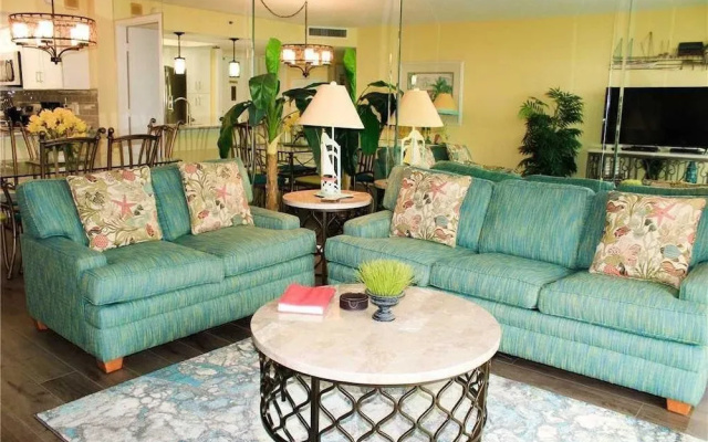 So Hampton 601 by RedAwning