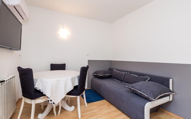 Beautiful Apartment in Barbat na Rabu With 1 Bedrooms and Wifi