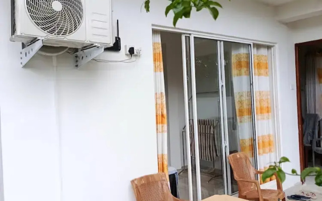 Ella Delightful Surround