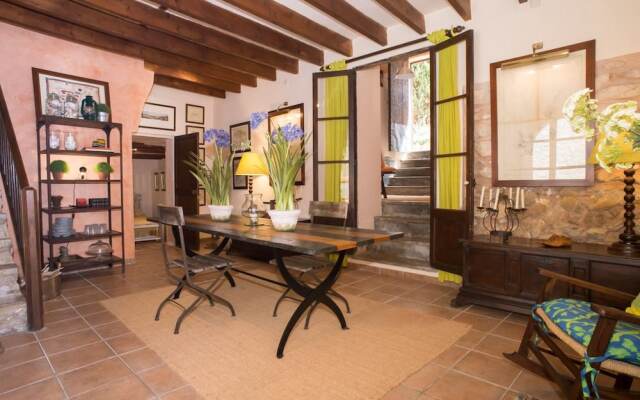 Villa Allegra, casa de pueblo en Randa