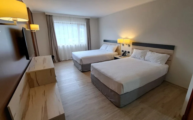 Hotel Diego de Almagro Castro