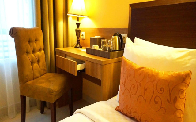 Sapphire Sky Hotel BSD City