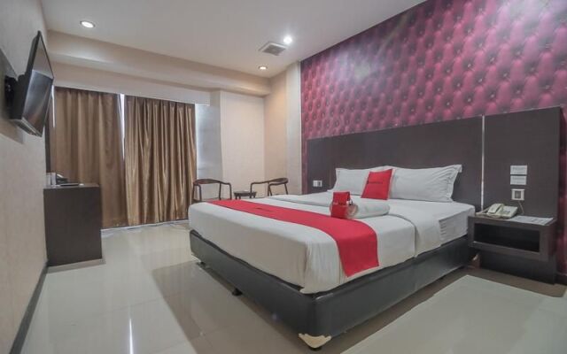 RedDoorz Plus near Harbour Bay Mall Batam