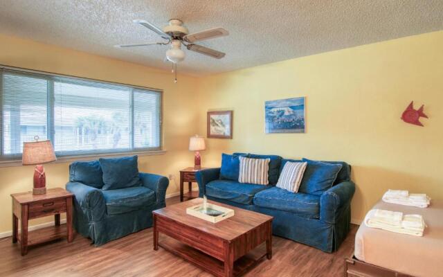 Courtyard #212 Condo