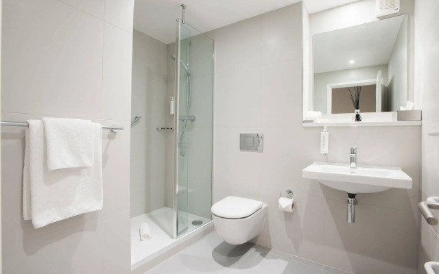 PREMIER SUITES Reading