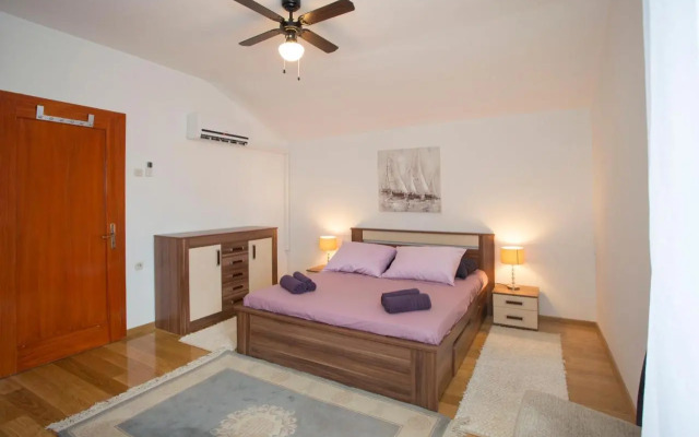 Prime Location Penthouse apt with a large terrace