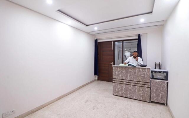OYO 90025 Pari Residency