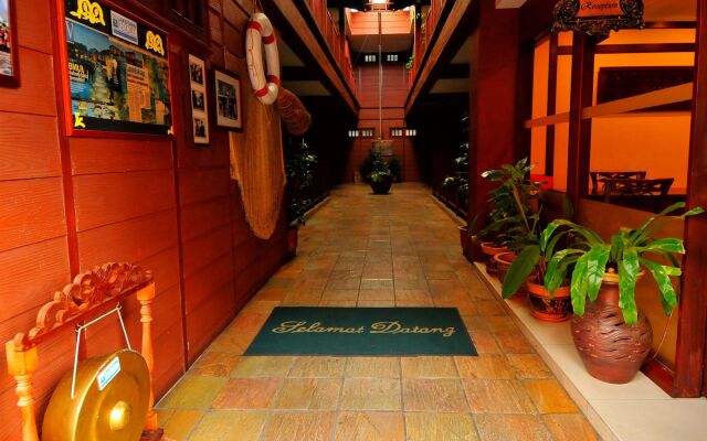 Bukit Merah Laketown Resort