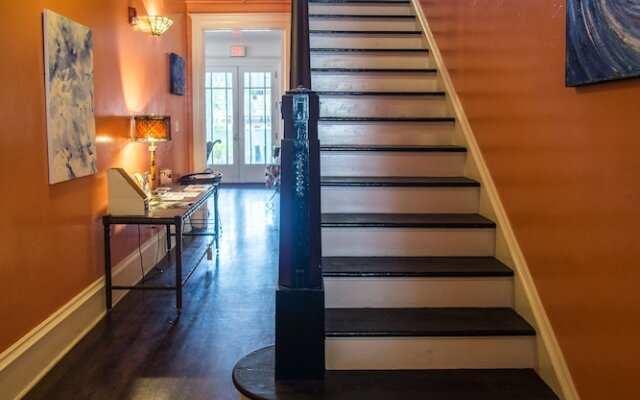 Palm Beach Hibiscus Bed & Breakfast