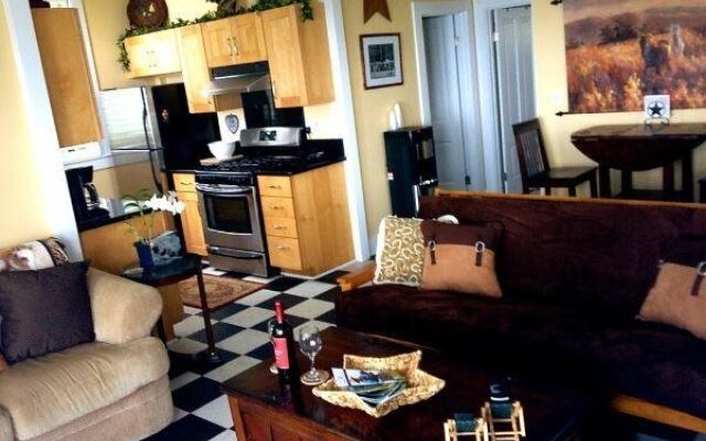 Hamakua Ranch House B&B