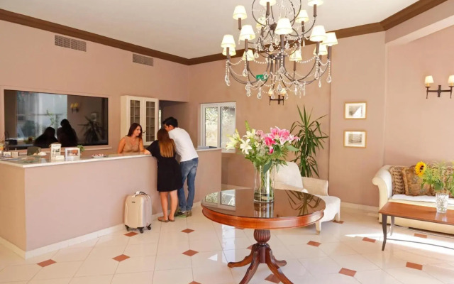 Lambrinos Suites