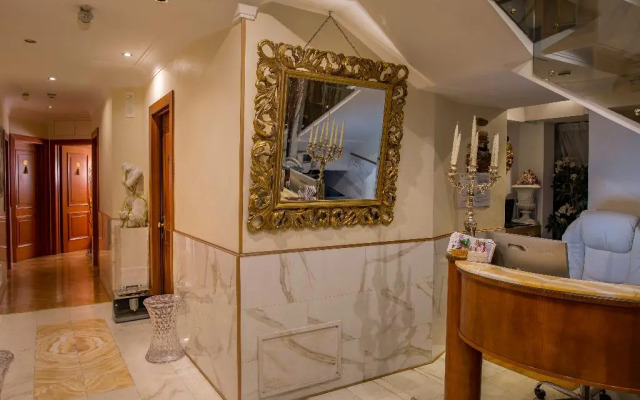 Luxury Rooms H 2000 Roma