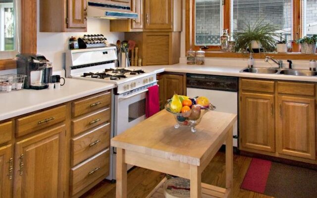 Point Pelee Lakeshore B&B