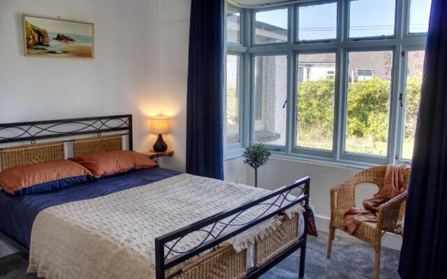 Perranporth Bungalow 2mins Walk to Beach!