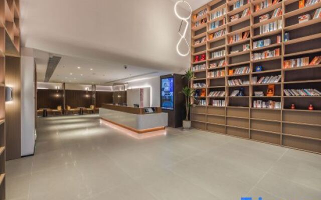 Starway Hotel (Ningbo Railway Station South Square)