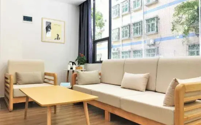 Rushi Hostel